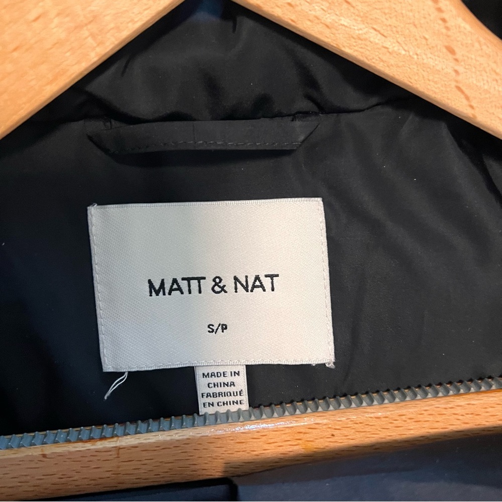 Matt & Nat Black Hooded Puffer Vest - Picture 3 of 5